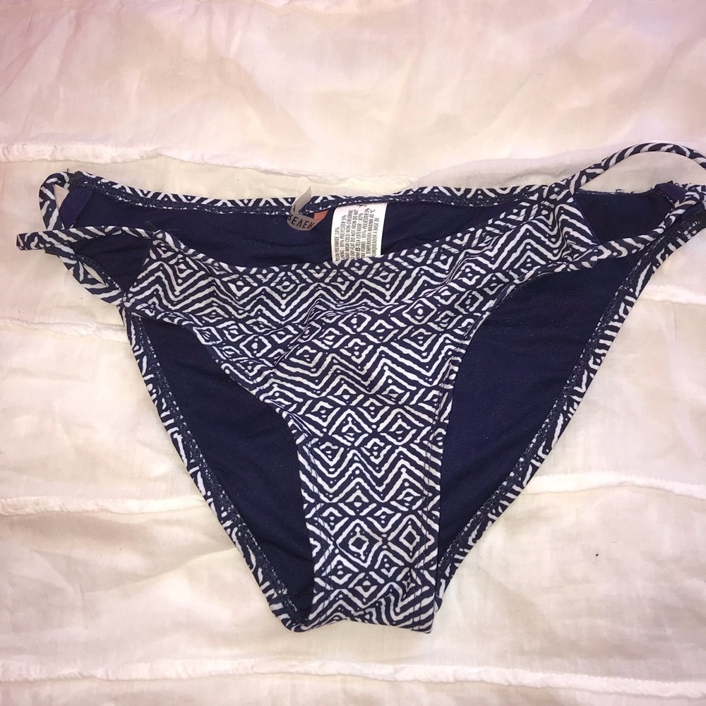 Bikini bottom
